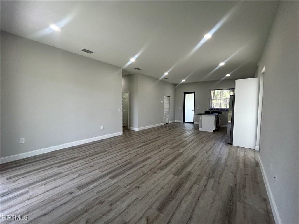 5005 Gramercy Rd - Photo 6 of 11