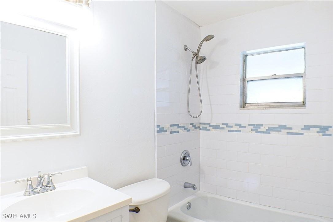 19091 Holly Rd - Photo 5 of 10