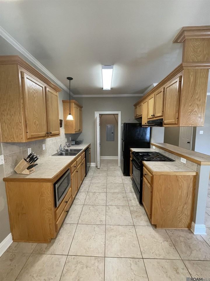 828 Meadow Bend Dr #G - Photo 5 of 21