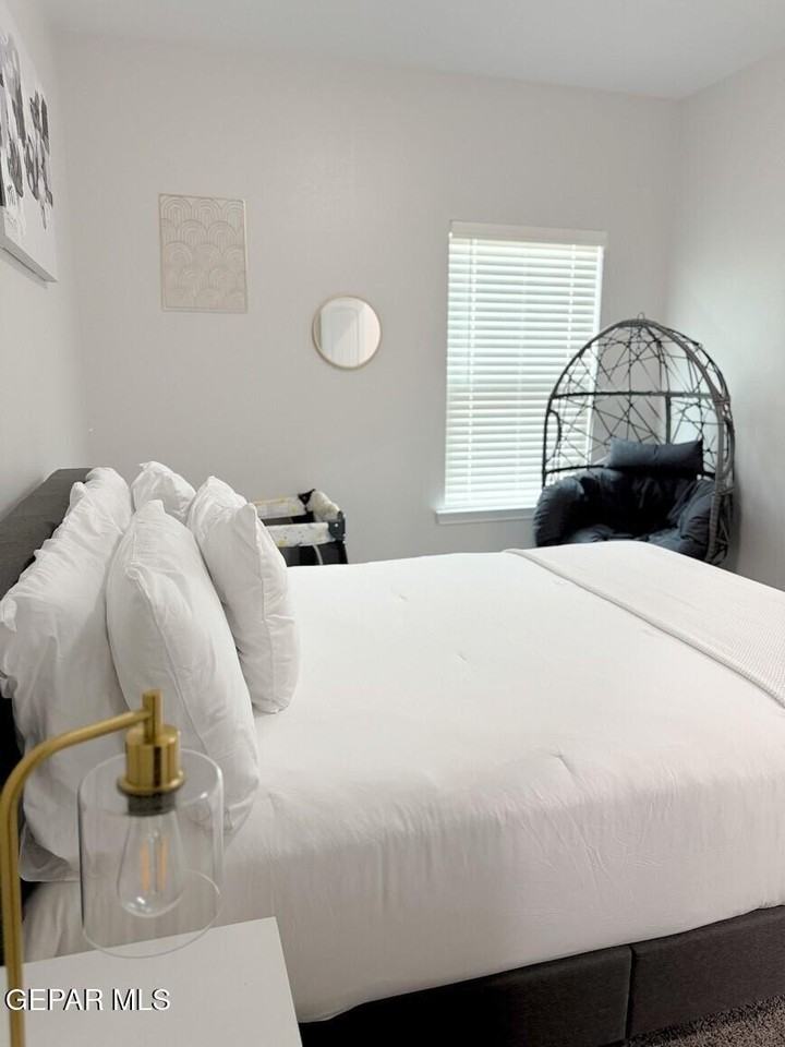 13836 Vicki Brewer Ave - Photo 7 of 21