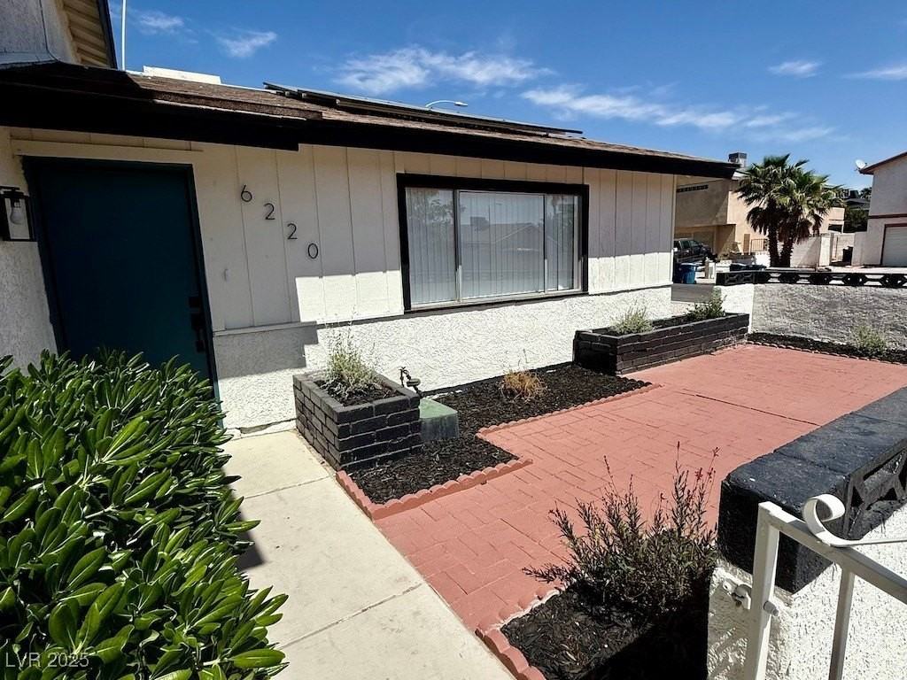 6220 Carl Ave - Photo 2 of 13