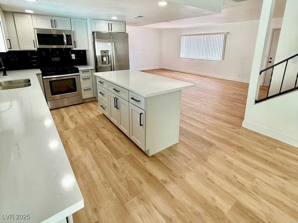 6220 Carl Ave - Photo 5 of 13