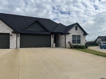 101 Maji - Photo 1 of 1