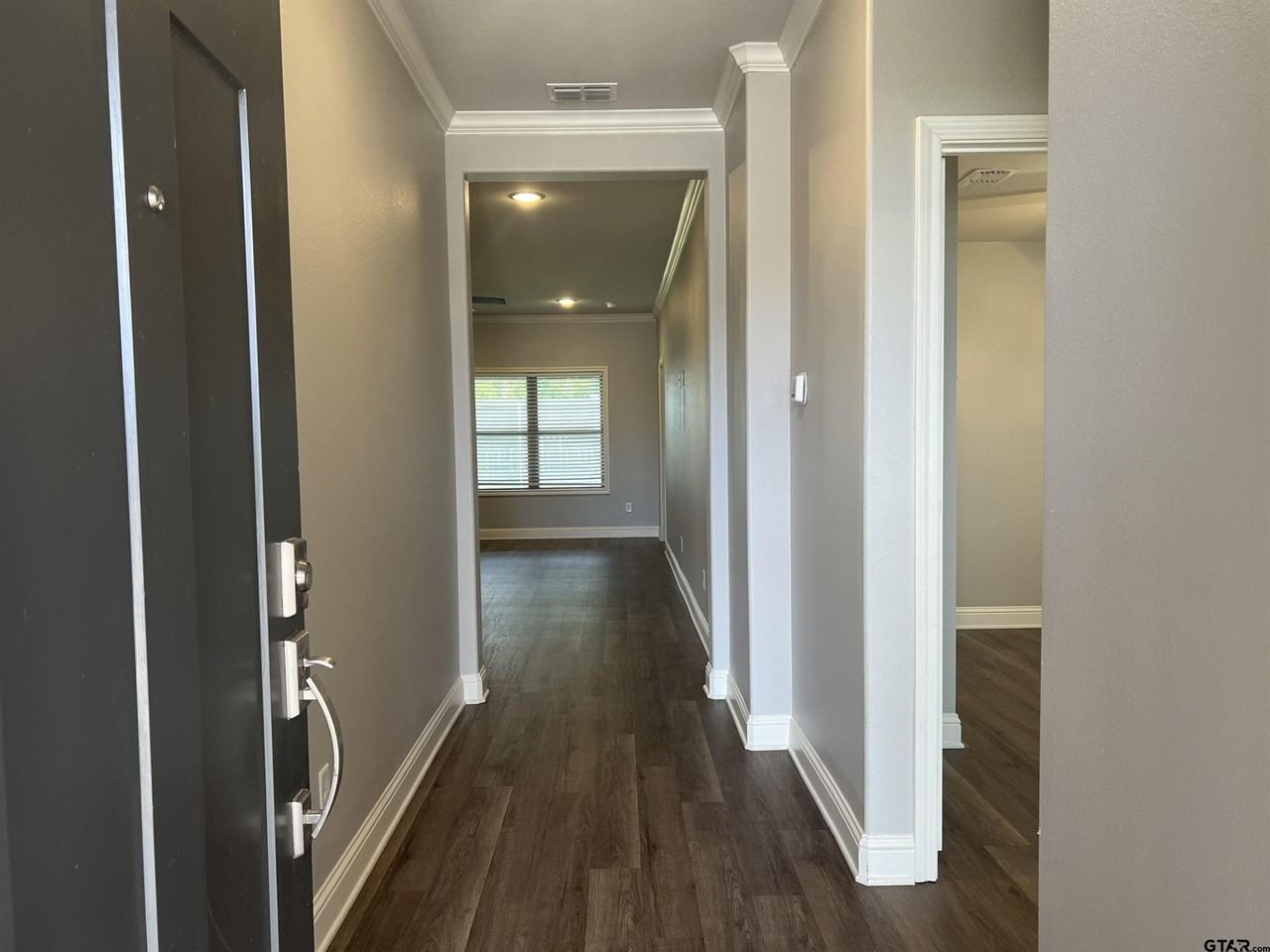 101 Maji - Photo 2 of 20