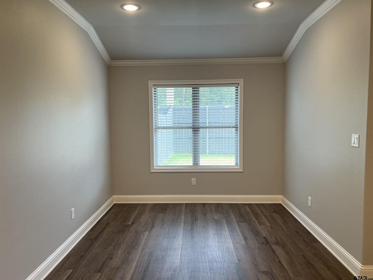 101 Maji - Photo 7 of 20