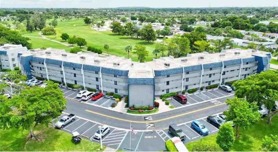 7787 Golf Circle Dr #106