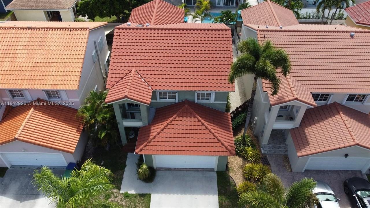 10290 Sw 139th Ct - Photo 2 of 42