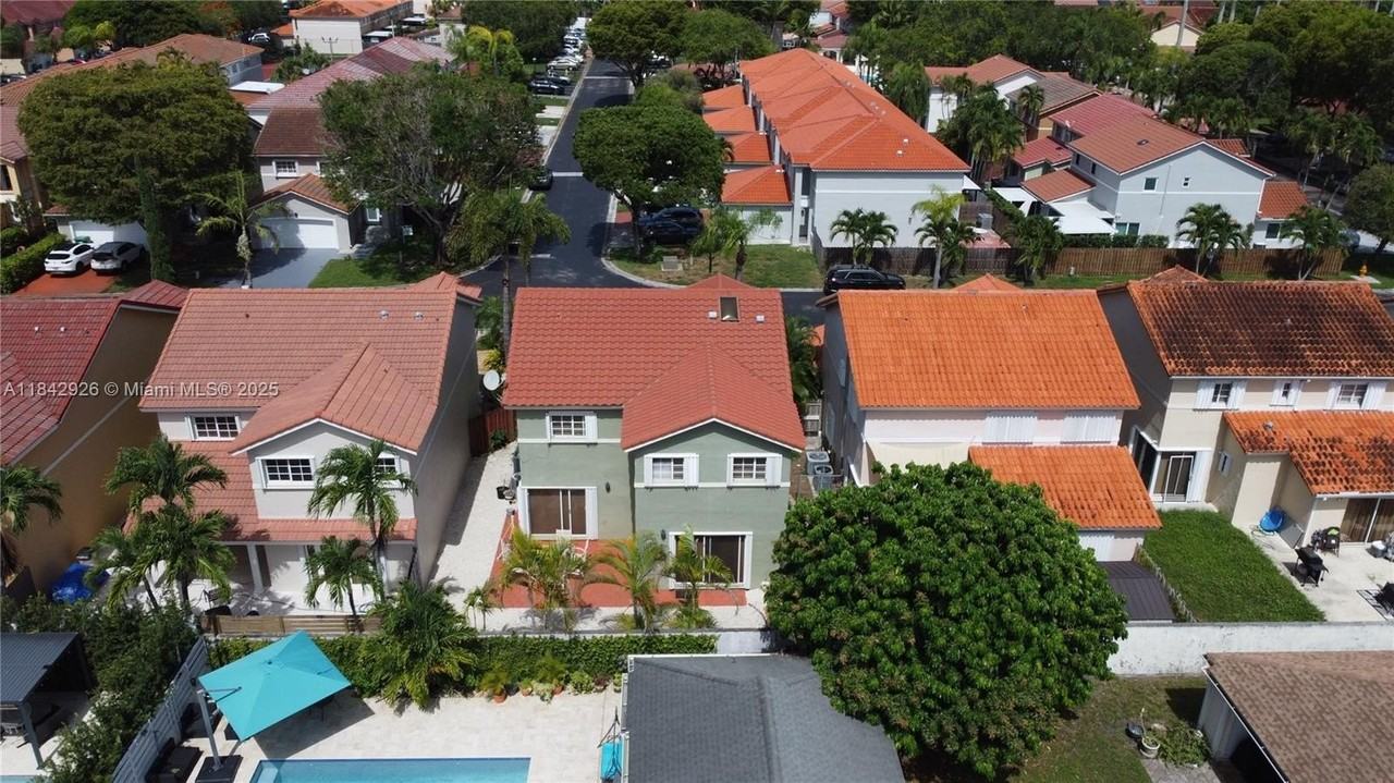 10290 Sw 139th Ct - Photo 3 of 42