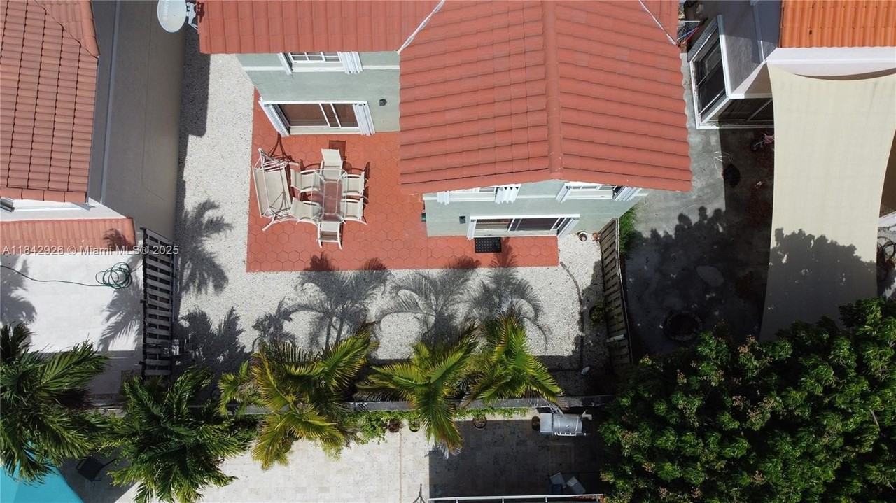 10290 Sw 139th Ct - Photo 5 of 42