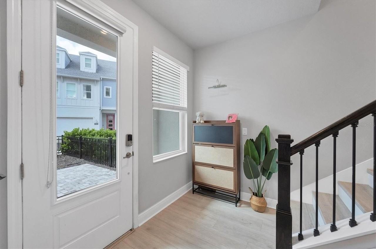 2353 Lindstrom St - Photo 6 of 44