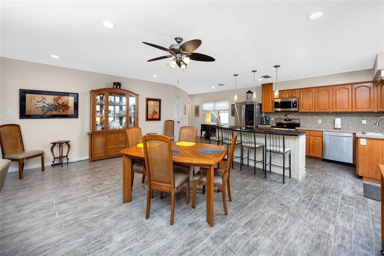 10504 Lacera Dr - Photo 7 of 43