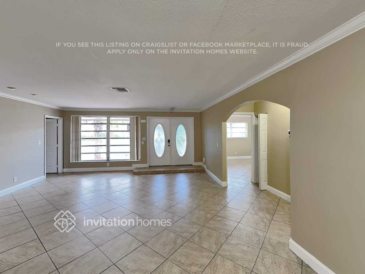 1920 N 53rd Ave - Photo 3 of 17