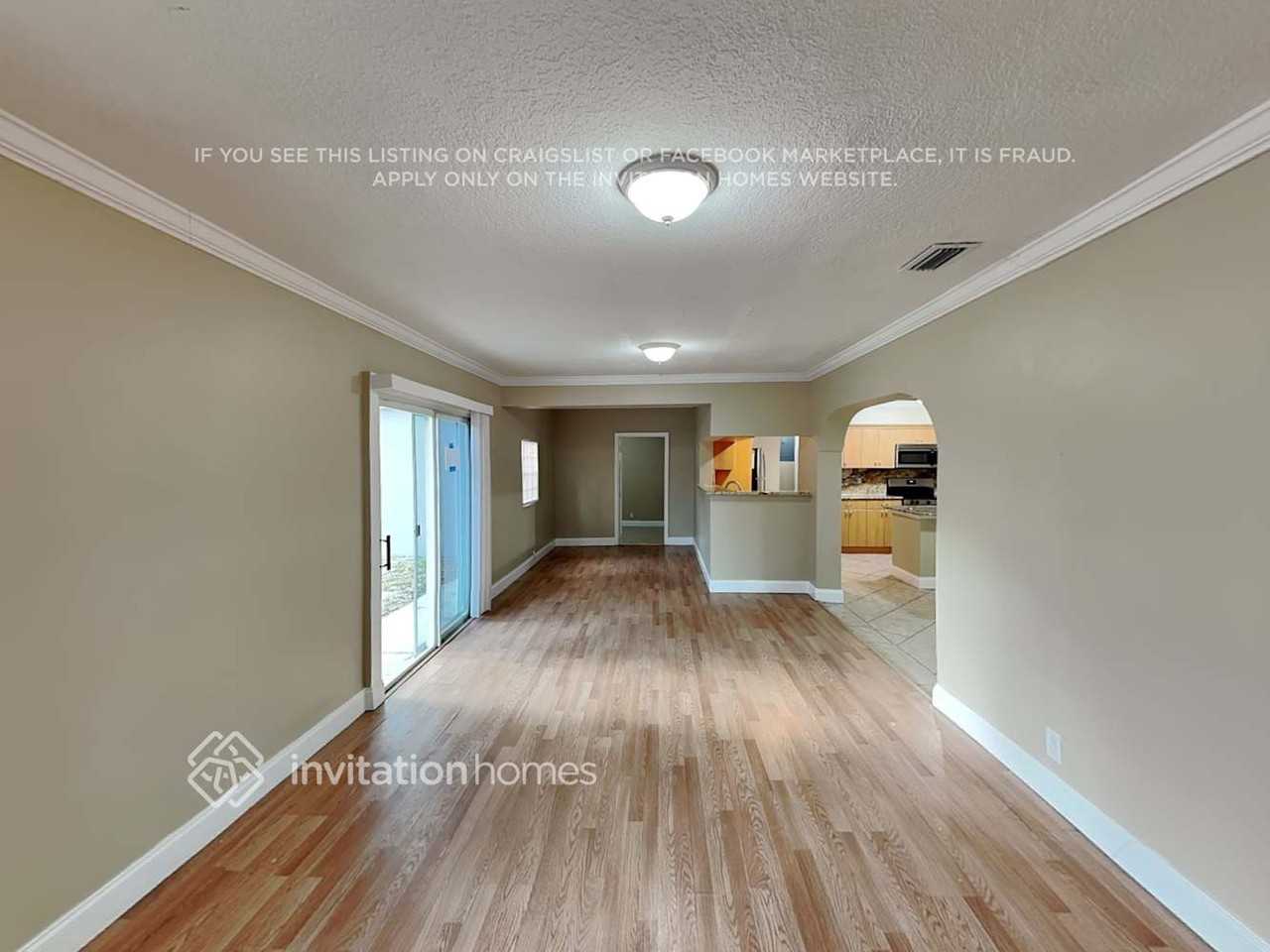 1920 N 53rd Ave - Photo 6 of 17