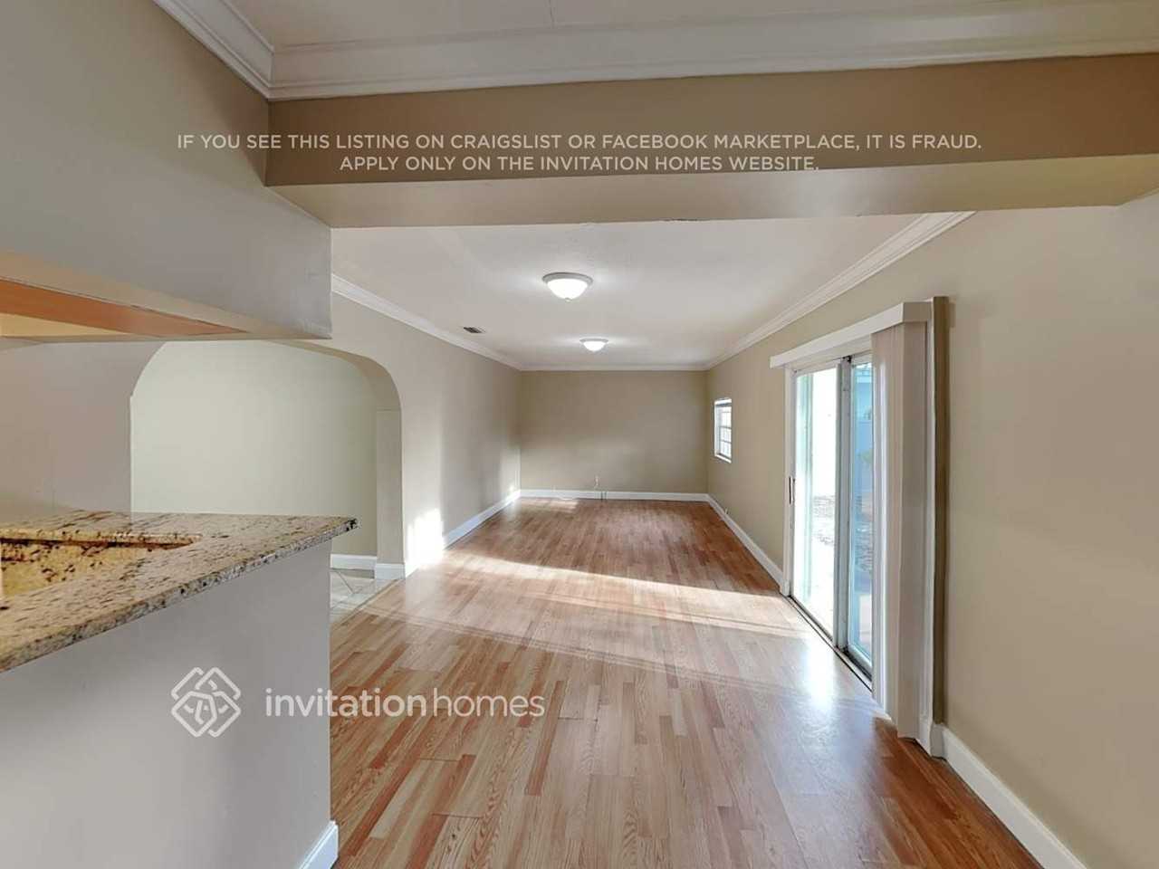1920 N 53rd Ave - Photo 7 of 17