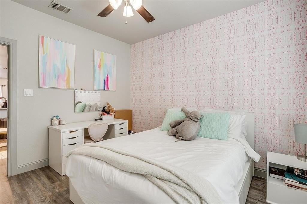 2539 Mccart Ave - Photo 3 of 40