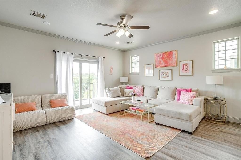 2539 Mccart Ave - Photo 5 of 40