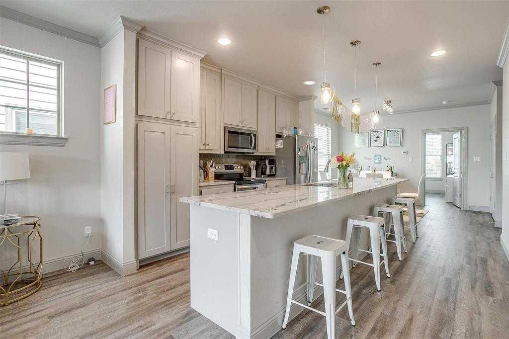 2539 Mccart Ave - Photo 7 of 40