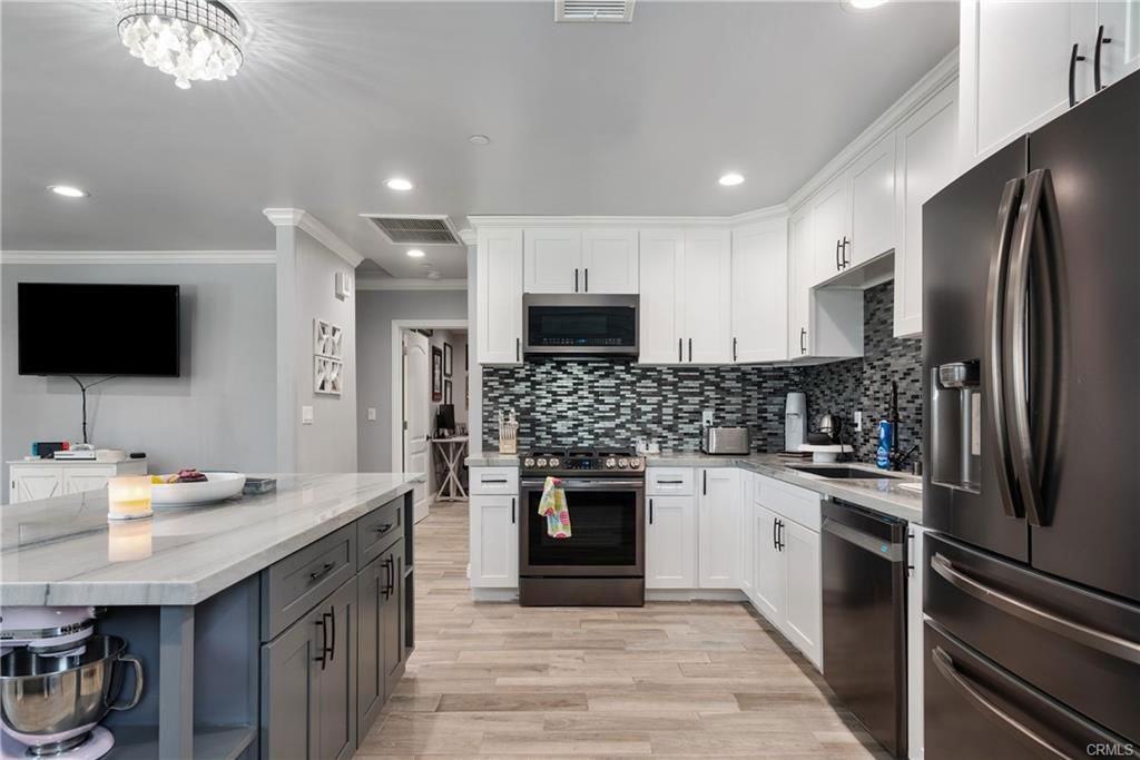 1147 E Lemon Ave - Photo 3 of 8