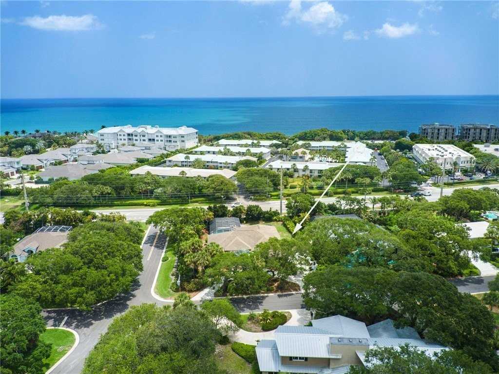 4676 Pebble Bay S - Photo 3 of 36