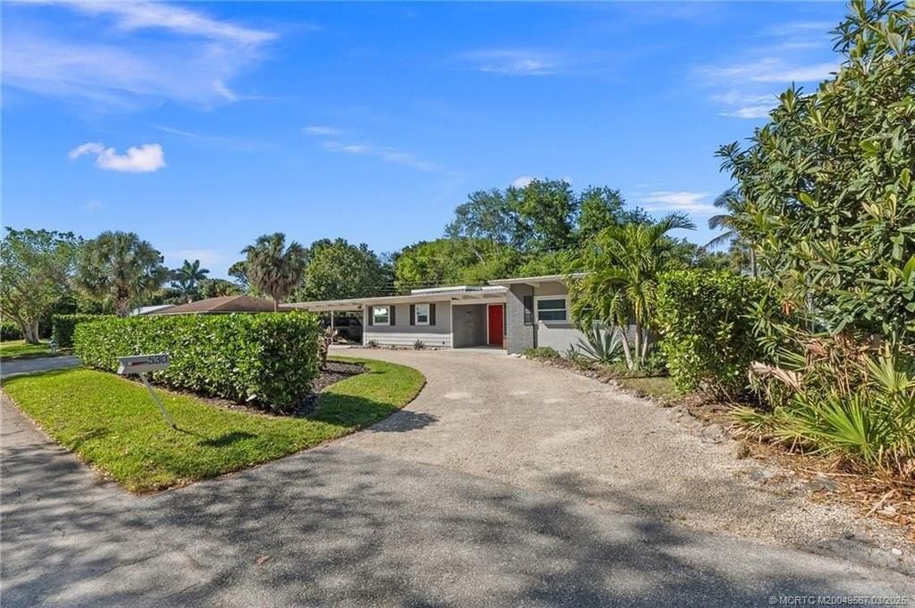 530 Sw Manor Dr - Photo 6 of 50