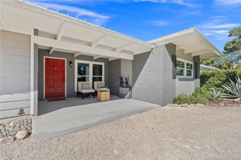 530 Sw Manor Dr - Photo 7 of 50