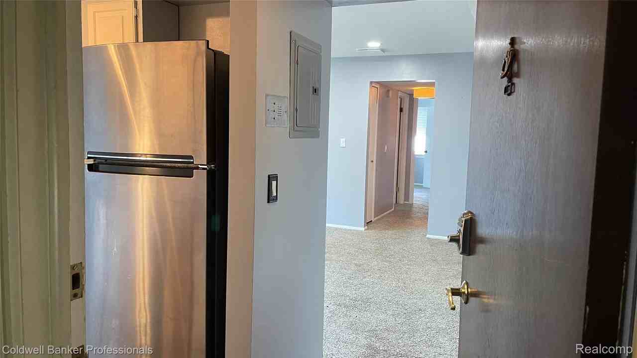 530 Riviera Dr - Photo 2 of 17