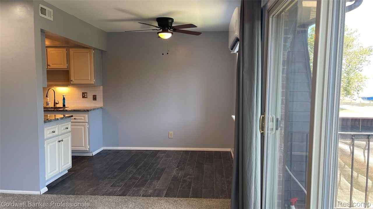 530 Riviera Dr - Photo 6 of 17