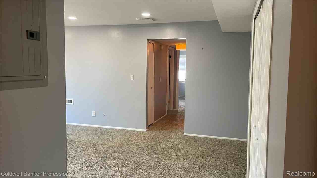 530 Riviera Dr - Photo 7 of 17