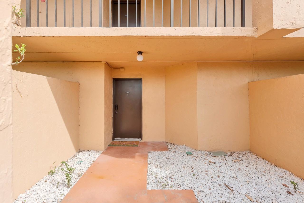 955 Dotterel 2104 Road #2104 - Photo 3 of 48