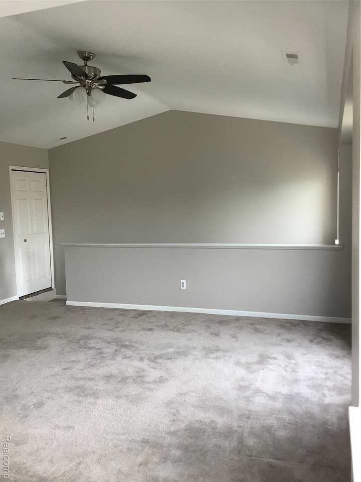 30747 Hidden Pines Ln - Photo 2 of 14