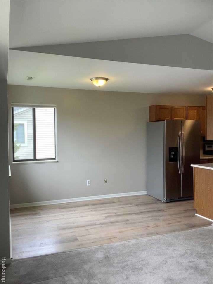 30747 Hidden Pines Ln - Photo 7 of 14