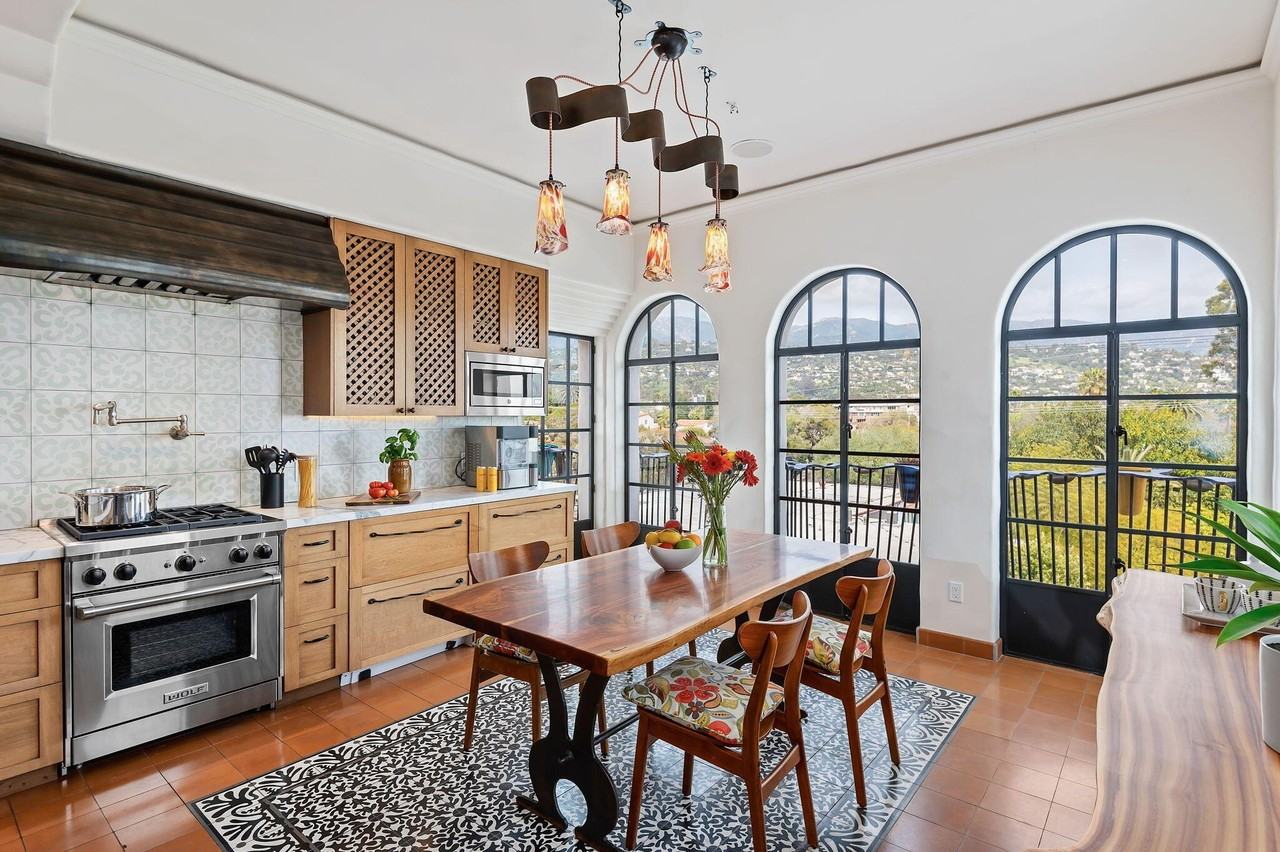 819 Garden St - Photo 7 of 34