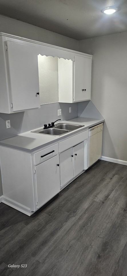 2308 Savannah St Apt 6 - Photo 4 of 9