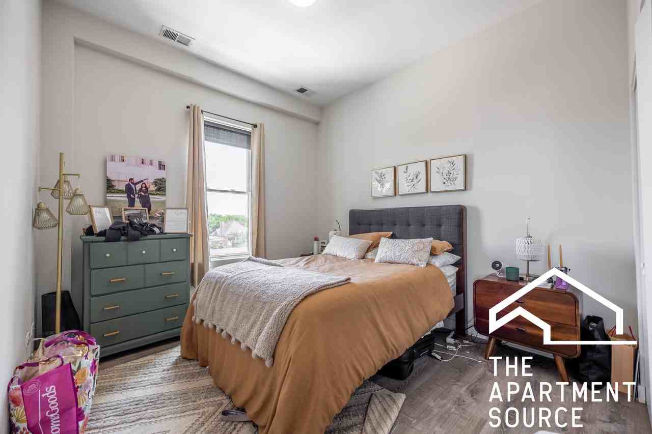 2247 W Lawrence Ave #201 - Photo 7 of 26