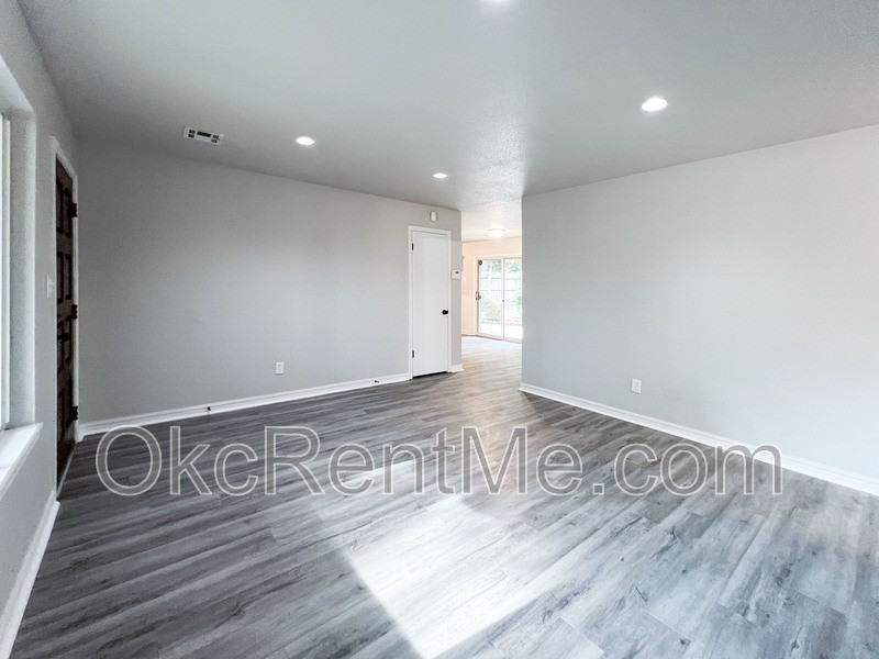 2700 N Wheeler St - Photo 6 of 24