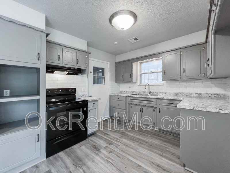 2700 N Wheeler St - Photo 7 of 24