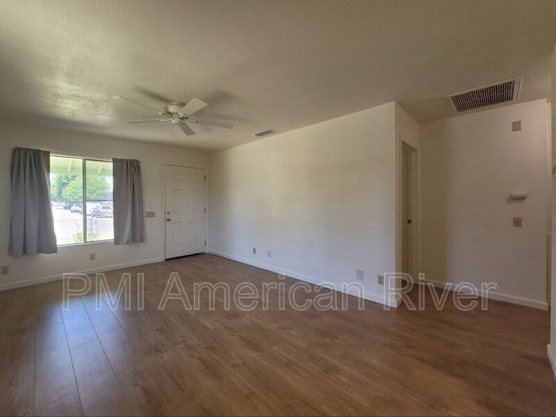 619 William St - Photo 3 of 15