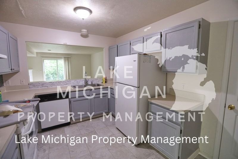 3281 Park Ridge Ln Ne - Photo 2 of 13