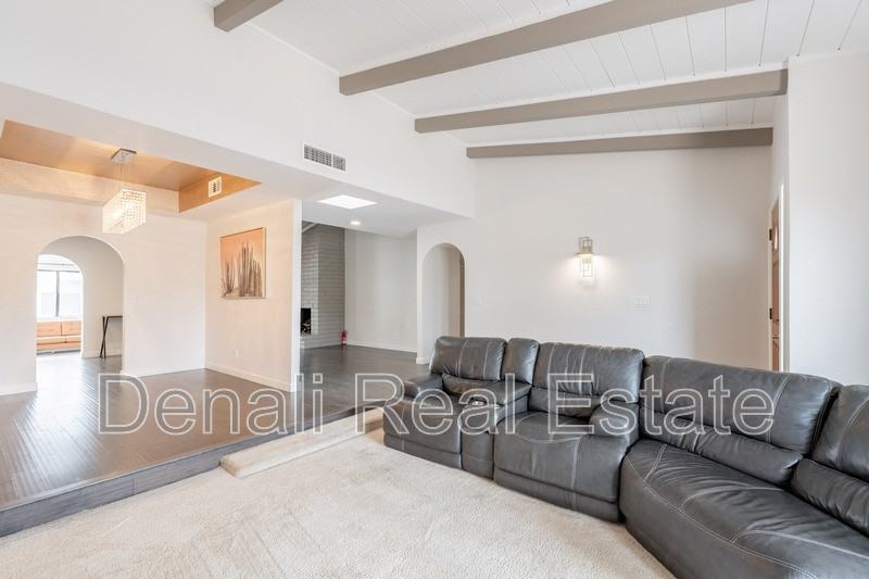 1858 W Navarro Ave - Photo 3 of 46