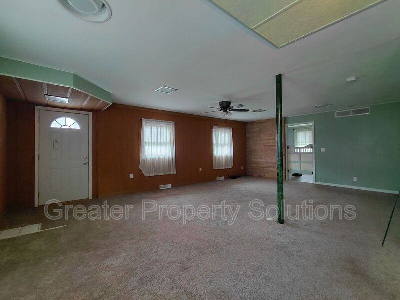 14433 Morse St - Photo 3 of 9