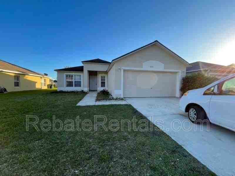 10538 Lantana Lakes Dr N - Photo 2 of 19