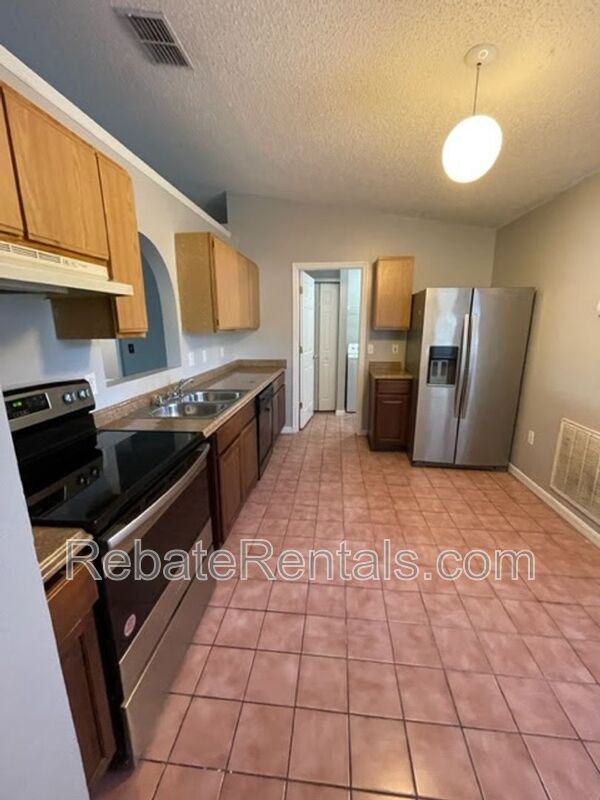 10538 Lantana Lakes Dr N - Photo 4 of 19