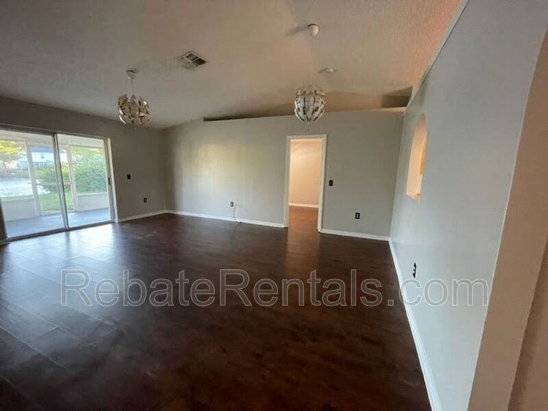 10538 Lantana Lakes Dr N - Photo 7 of 19