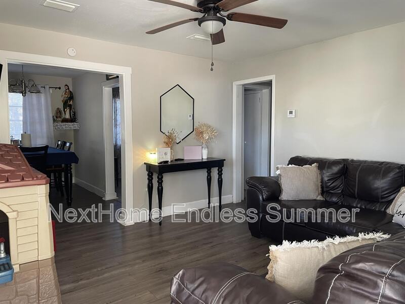 2619 Bywood Rd - Photo 2 of 22