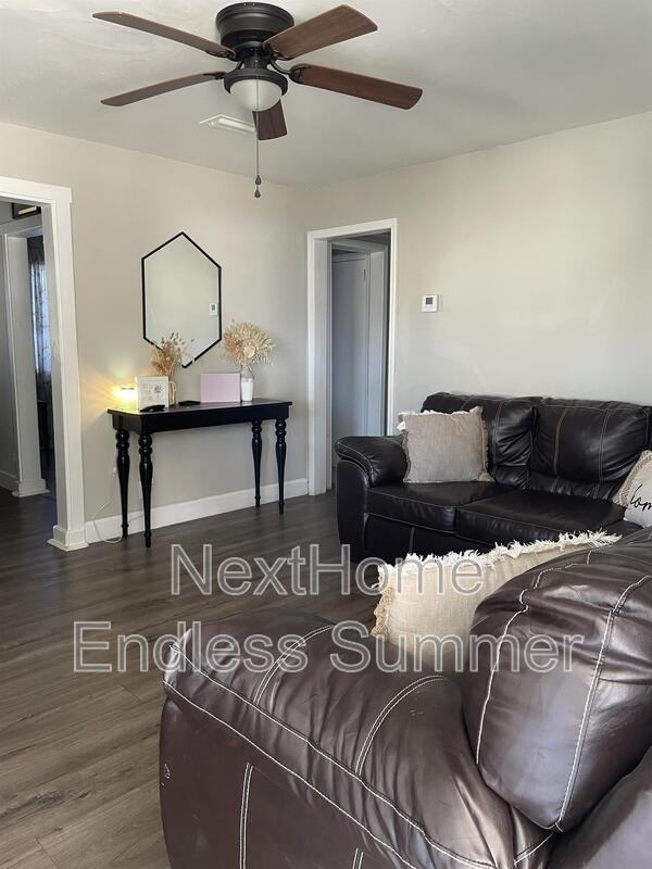 2619 Bywood Rd - Photo 3 of 22