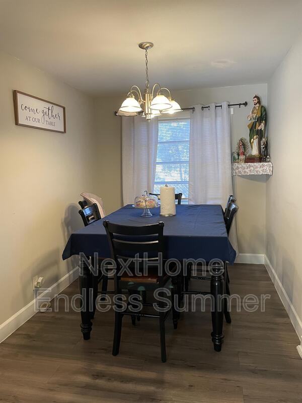 2619 Bywood Rd - Photo 4 of 22