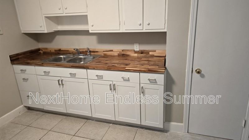 2619 Bywood Rd - Photo 5 of 22