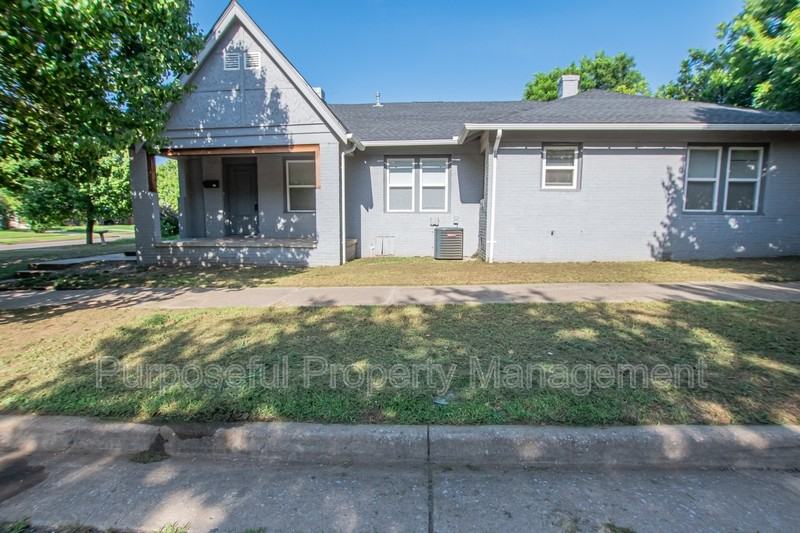 1422 Nw 22nd St - Photo 2 of 14