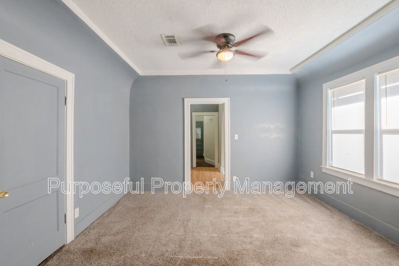 1422 Nw 22nd St - Photo 7 of 14