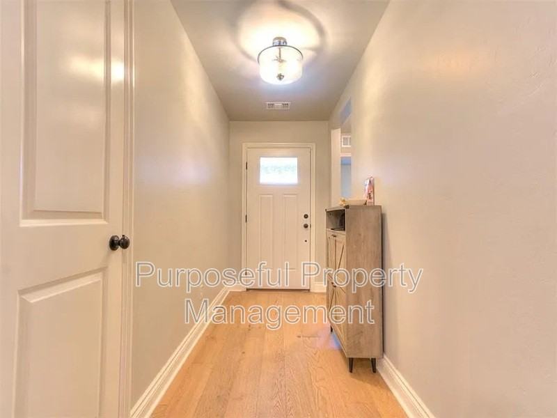 8701 Ricard Dr - Photo 4 of 30
